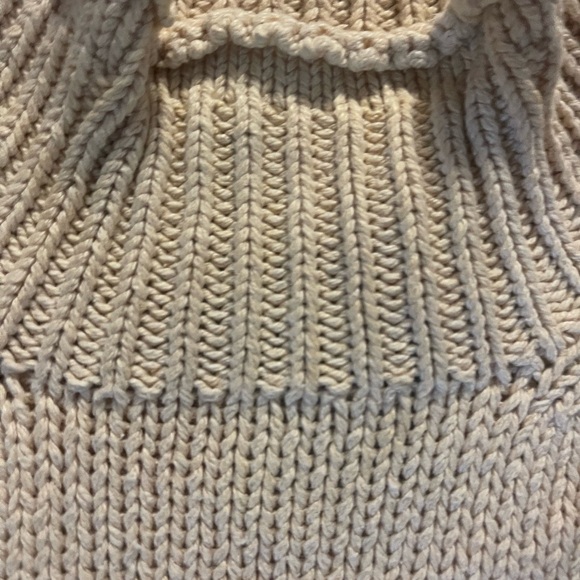 Ralph Lauren beige turtleneck sweater with elbow patches and horse detail - Picture 5 of 8